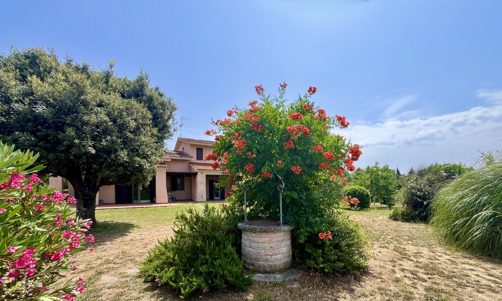 Hochwertiges Landhaus mit zwei Wohnungen, Garten und Land Hochwertiges Landhaus mit zwei Wohnungen, Garten und Land